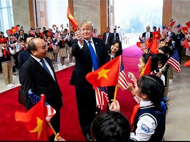 Trở về Mỹ, ông Trump khen Việt Nam là nơi tuyệt vời