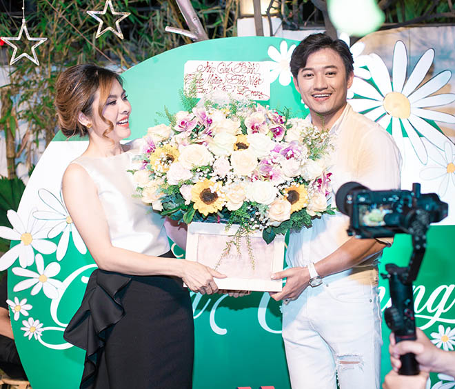 Chồng đại gia tổ chức sinh nhật đầy bất ngờ cho Vân Trang - 8