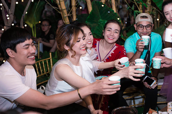 Chồng đại gia tổ chức sinh nhật đầy bất ngờ cho Vân Trang - 10