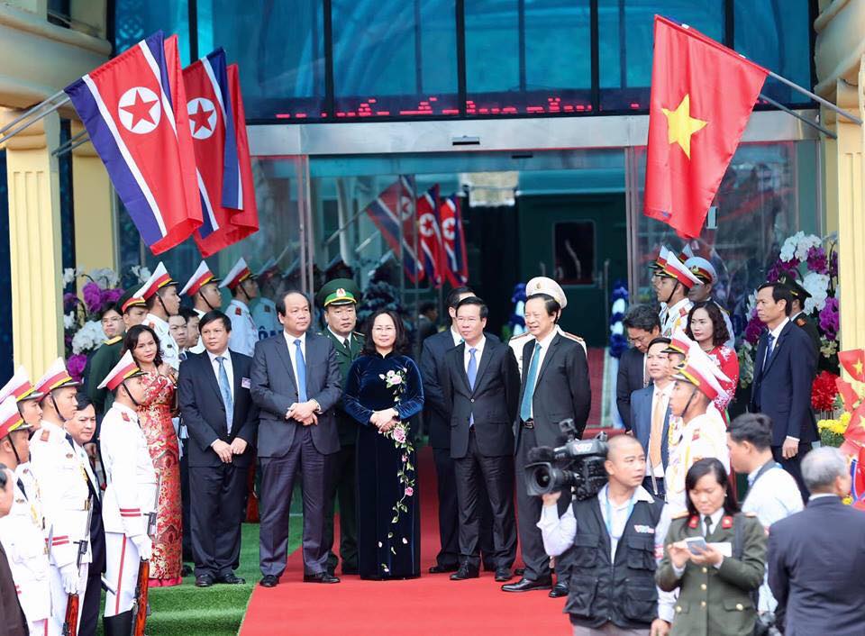 Lên tàu về nước, ông Kim Jong Un vẫy tay chào và cảm ơn Việt Nam - 5