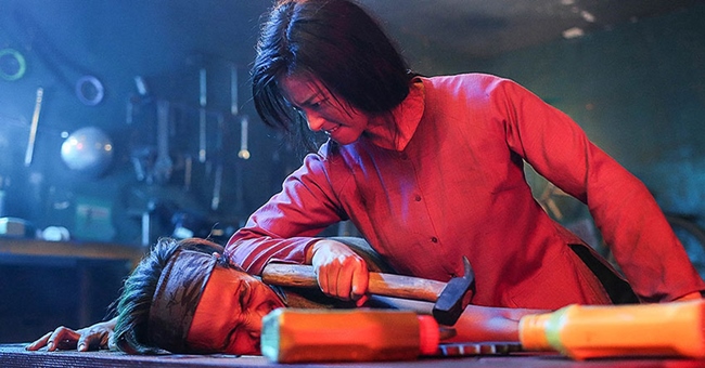 Mới đây, Ngô Thanh Vân ra mắt bộ phim hành động "Hai Phượng" gây được ấn tượng mạnh với khán giả cùng cơn mưa lời khen của giới chuyên môn nhờ các cảnh đánh đấm mãn nhãn.

Mỹ nhân U40 tiết lộ, đây cũng là bộ phim hành động cuối cùng mà cô tham gia. Ngoài các cảnh hành động, trước đây, Vân Ngô từng thể hiện vai trò "đả nữ" đầy gợi cảm trong nhiều tác phẩm xuất sắc dưới đây.