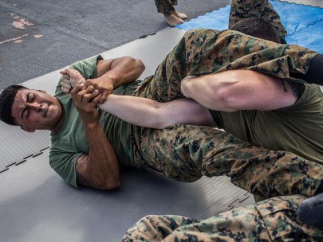 Đặc nhiệm Mỹ thực chiến đáng sợ: Tung chiêu độc 5 võ sỹ UFC ”no đòn”