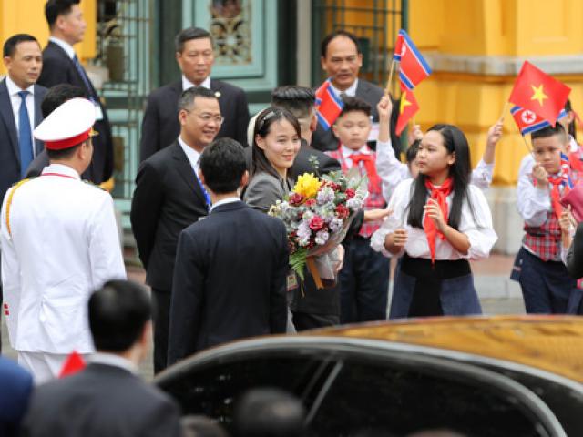 Tin tức trong ngày - Cận cảnh những "bóng hồng" quyền lực trong đoàn Chủ tịch Kim Jong Un