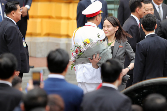 Cận cảnh những "bóng hồng" quyền lực trong đoàn Chủ tịch Kim Jong Un - 2