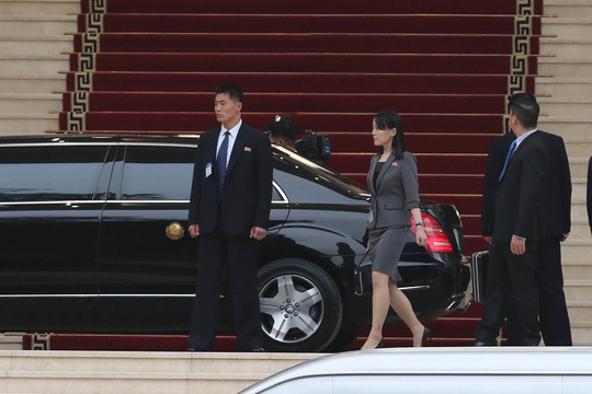 Cận cảnh những "bóng hồng" quyền lực trong đoàn Chủ tịch Kim Jong Un - 3