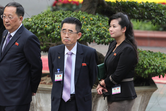 Cận cảnh những "bóng hồng" quyền lực trong đoàn Chủ tịch Kim Jong Un - 4