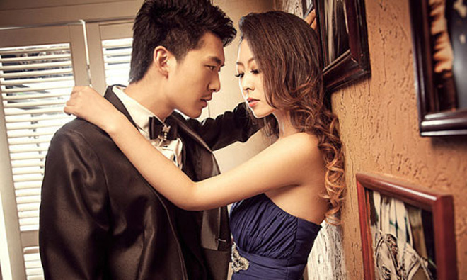 'Vay tình' gái quán, chàng kỹ sư quỳ gối van xin vợ cứu nguy - 1