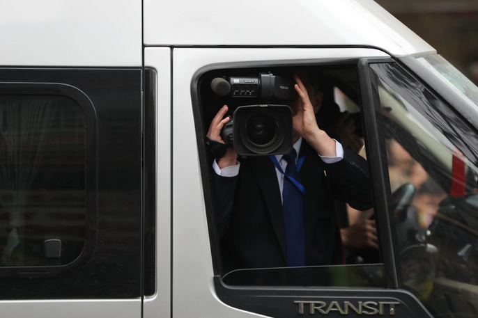 "Soi" đồ nghề của phóng viên Triều Tiên tháp tùng Chủ tịch Kim Jong Un - 12
