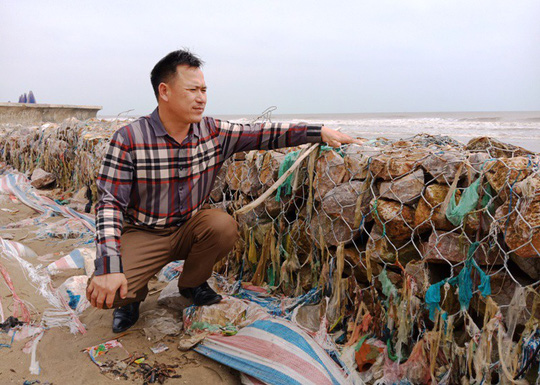 “Bẫy” đá hộc, lưới sắt B40 giăng trên bãi biển Sầm Sơn - 11