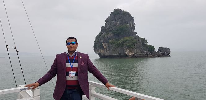 Phóng viên nước ngoài ngất ngây với cảnh đẹp vịnh Hạ Long - 3