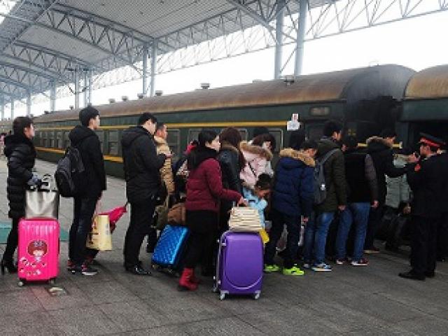 Thế giới - 23 triệu lượt người TQ bị cấm mua vé máy bay, vé tàu