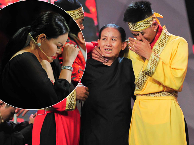 Giải trí - "Người tình Hoài Linh" rơi nước mắt vì thí sinh mồ côi trong "Kẻ thách thức"