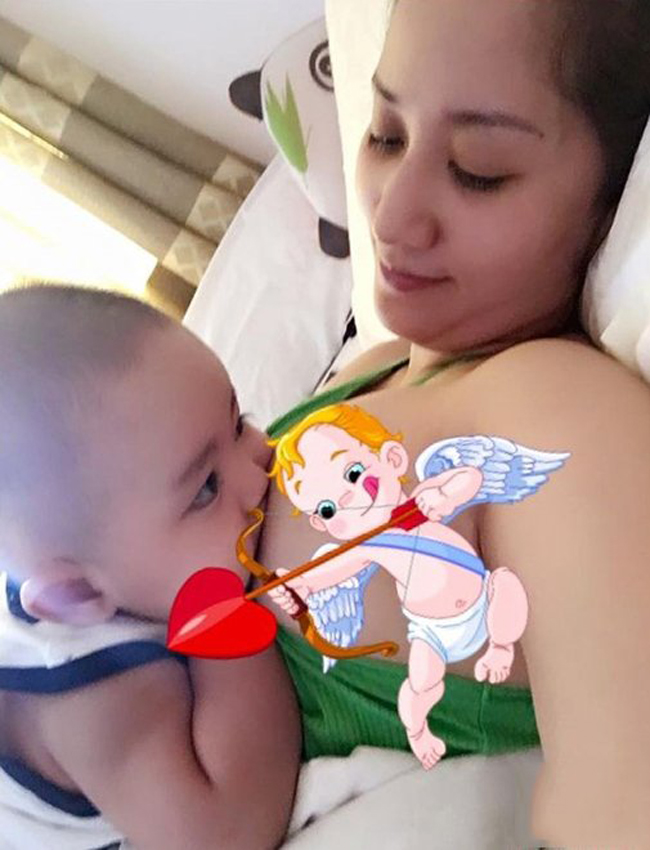 Lan Phương khoe ảnh cho con bú mọi lúc mọi nơi, fan hết lời khen ngợi - 12