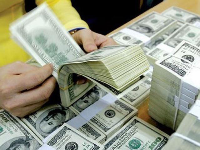 Kinh doanh - Ngân hàng Nhà nước mua ròng USD giá cao hơn thị trường tự do