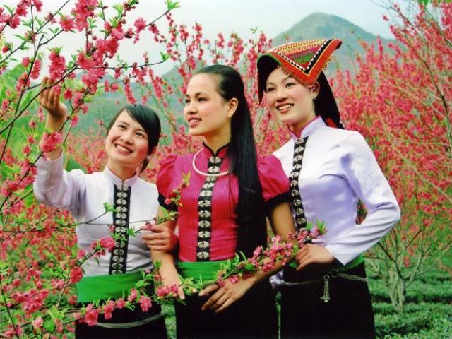 Du lịch - Lễ vật đặc biệt trong đám cưới của dân tộc ít người nhất Việt Nam