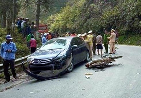 Nóng 24h qua: Lộ diện gần chục xe biển xanh đi tiệc cưới con Chủ nhiệm UBKT Quảng Bình - 4