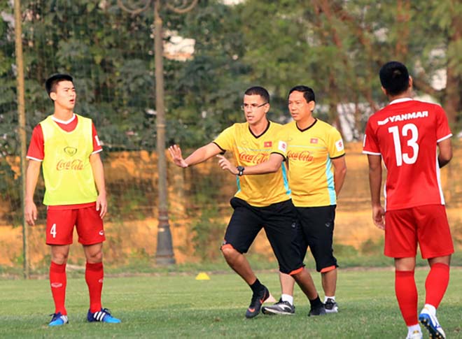 U23 Việt Nam làm mới băng ghế chỉ đạo - 1