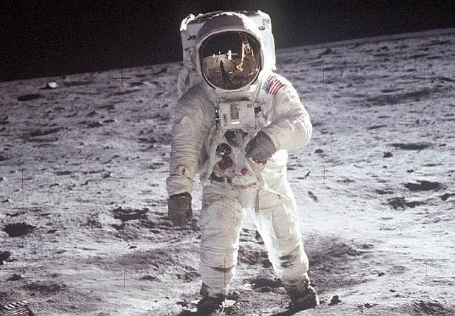 6 cuộc đổ bộ thành công của con người lên Mặt Trăng - 1