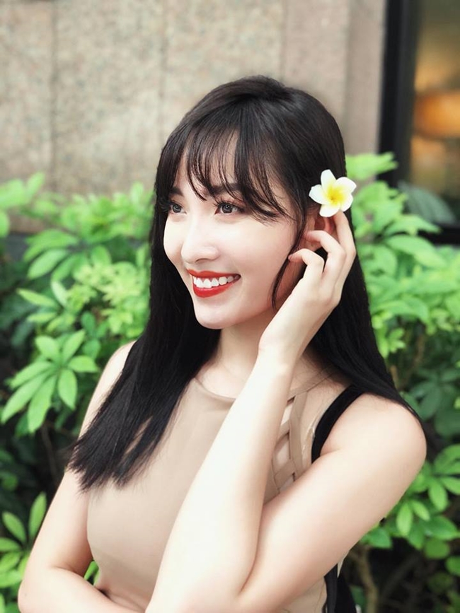 Người đẹp còn bật mí thêm, ngoài đời, cô từng trải qua tình huống bị đụng chạm như nhân vật Trúc khi mới vào Tp.HCM lập nghiệp.