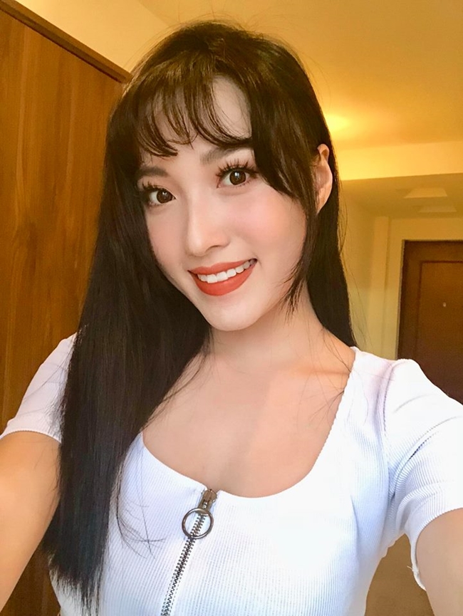 Người đẹp gốc Hà thành cho biết, vì từng trải qua tình huống bị đụng chạm nên khi đảm nhận vai Trúc cô không bị &#34;khớp&#34; khi thể hiện những phân cảnh như vậy.