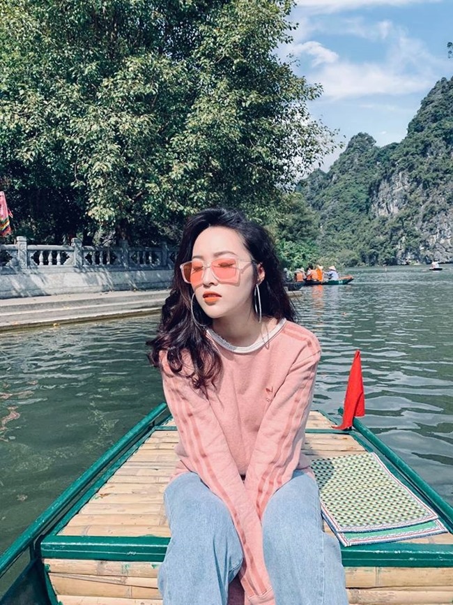 Chân dung nữ diễn viên xinh đẹp chấp nhận đóng cảnh đụng chạm thật với diễn viên đáng tuổi chú.
