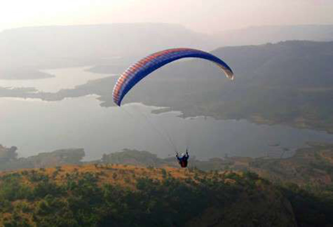 Kamshet, Maharashtra: Một quang cảnh bình dị với những ngôi làng nhỏ và hồ Pavana xinh đẹp cùng  ngọn đồi Shinde wadi và hang động Bhedsa sẽ quyến rũ du khách rất nhiều.