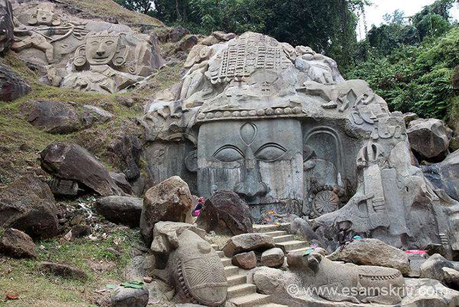 Unakoti, Tripura: Đây là điểm du lịch chính của Quận Tripura trong Phân khu Kailashahar thuộc Tripura. Cuộc hành hương trong khu vực này bắt nguồn từ thế kỷ thứ 7 và 9.