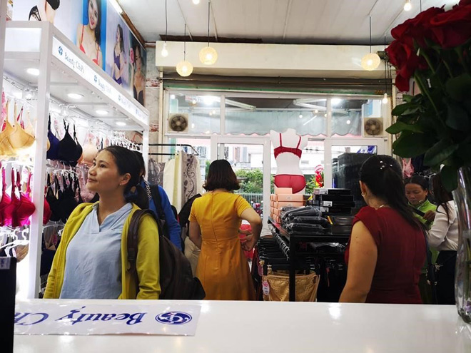 Bỏ công việc nhiều người mơ ước, cô gái kinh doanh đồ lót nữ thu nhập trăm triệu mỗi tháng - 4