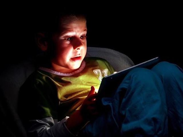 Công nghệ thông tin - Còn nhiều thứ đáng sợ hơn Thử thách Momo trên YouTube Kids?