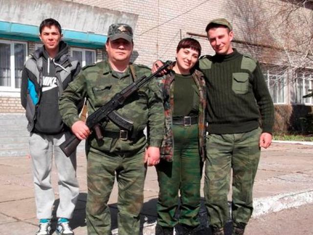 Thế giới - Rơi vào “bẫy tình”, nữ trung đoàn phó phe ly khai thân Nga đào tẩu sang Ukraine