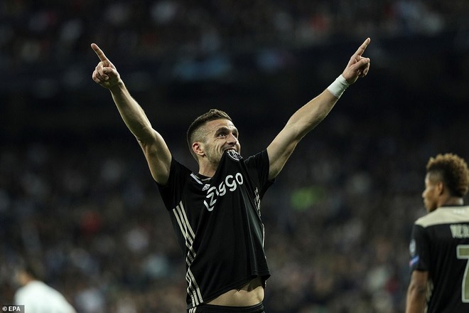 Ajax hủy diệt Bernabeu, Real thua thảm: &#34;Nhà vua&#34; băng hà trong tủi hổ - 9