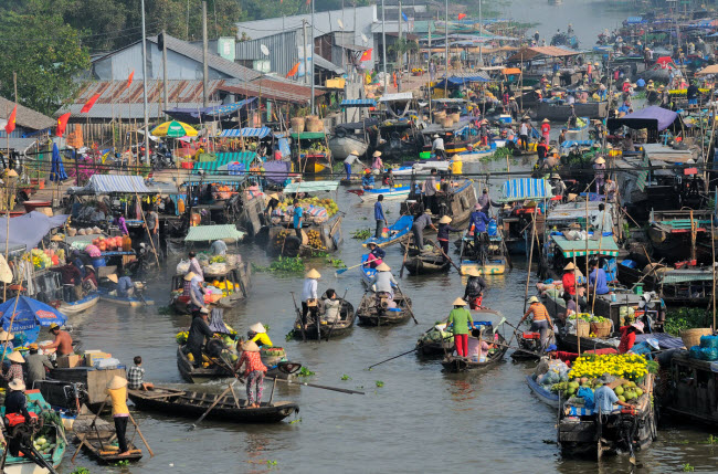 Cần Thơ, Việt Nam: Thành phố ở vùng Đồng bằng sông Cửu Long nổi tiếng với hệ thống kênh rạch, chợ nổi Cái Răng và chùa Ông.