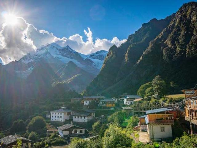 Du lịch - Tục lệ kỳ lạ tại ngôi làng "một vợ hai chồng"