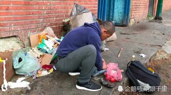 Sốc: thanh niên Venezuela nuôi cả gia đình 5 người nhờ... ăn rác - 3