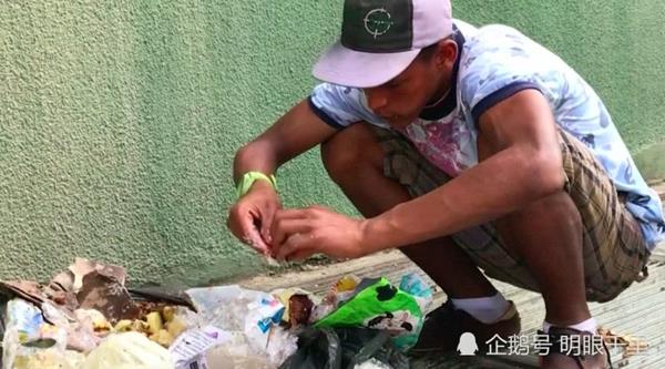 Sốc: thanh niên Venezuela nuôi cả gia đình 5 người nhờ... ăn rác - 1