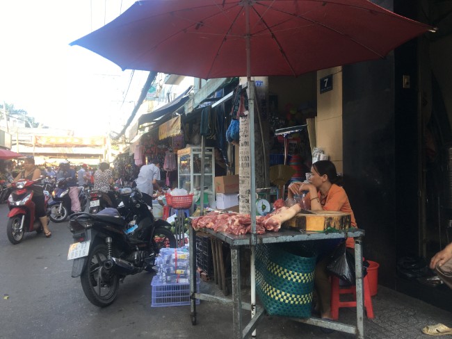 Giá thịt heo tại thành phố Hồ Chí Minh vẫn neo ở mức cao, sức mua ổn định - 2