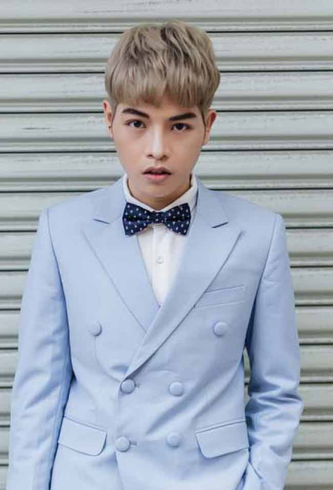 Tuy nhiên, sau đó, anh chàng thường bị nhắc tới là một trong những sao nam điệu đà nhất showbiz vì lối&nbsp;trang điểm đậm.