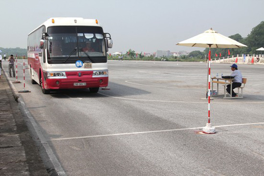 Bộ trưởng Nguyễn Văn Thể yêu cầu đề xuất giải pháp siết chặt quản lý, cấp giấy phép lái xe - 1