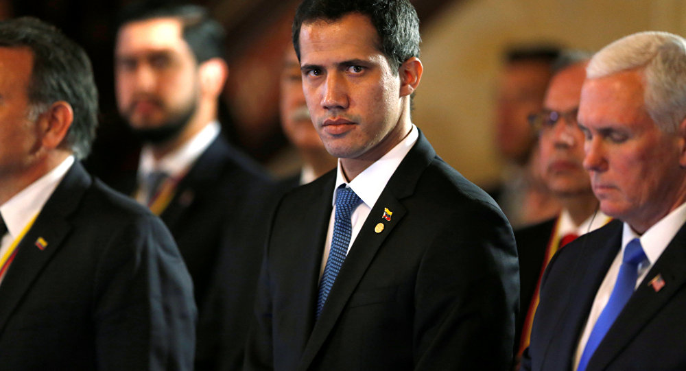 Vì sao Venezuela không bắt tổng thống lâm thời tự xưng tại sân bay? - 1