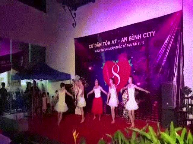 Bạn trẻ - Cuộc sống - Thích thú với quà "độc" mày râu dành tặng chị em ngày 8/3