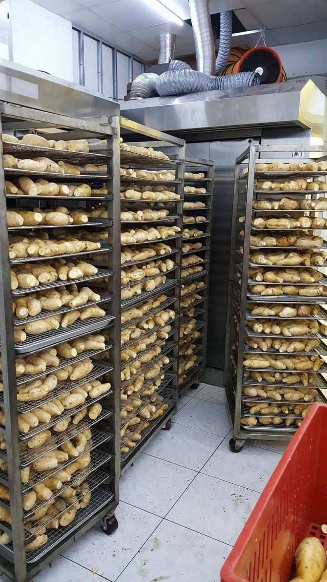 Bị bạn gái chia tay vì chỉ là gã bán khoai lang và cái kết sau 2 năm - 4