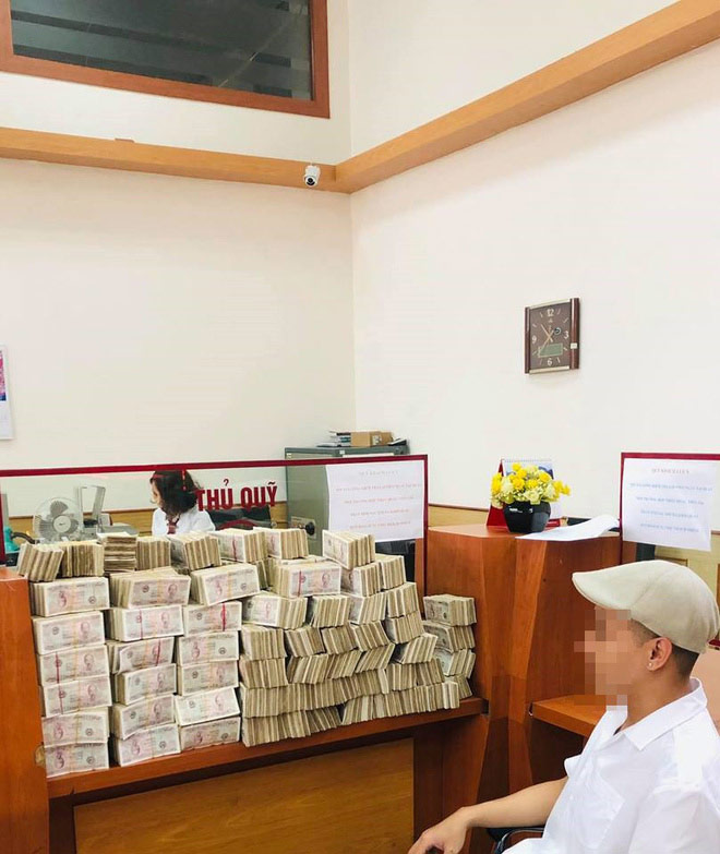 Bi hài thanh niên đem 200 triệu tiền 2 nghìn đi gửi ngân hàng - 3
