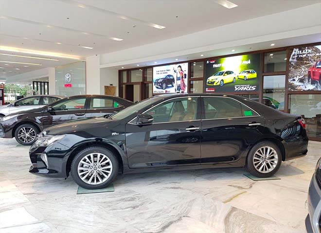 Giá xe Toyota Camry 2019 - Mẫu xe sedan được mong đợi nhất 2019 - 4