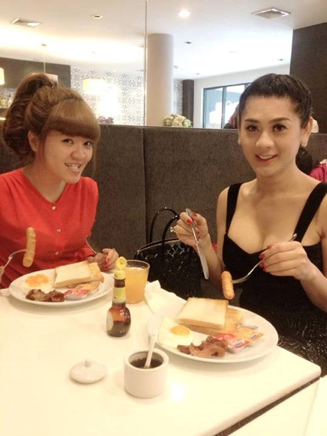 Trang phục bắt mắt của dàn mỹ nhân Việt khi dạo phố đêm - 2