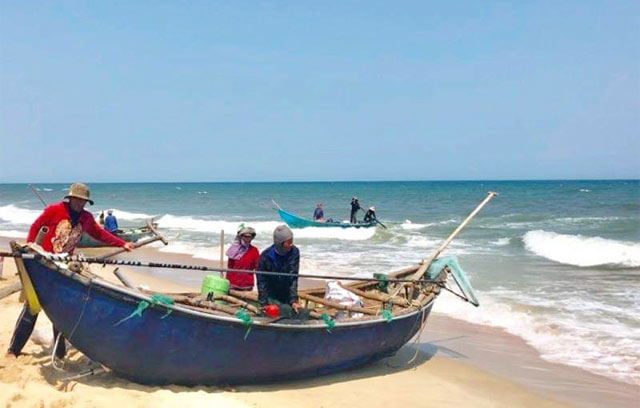 Khuấy lòng biển cào đặc sản ốc gạo bé xíu, cầm chắc tiền triệu/ngày - 1