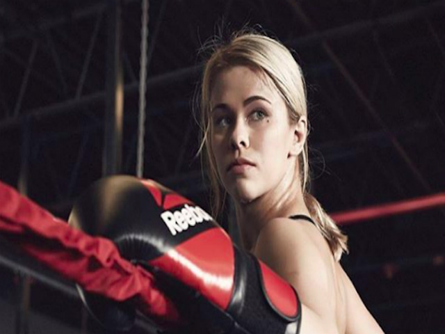 Thể thao - Hoa khôi UFC "tu sửa” vòng 1: Lên ngay bìa tạp chí nội y danh tiếng