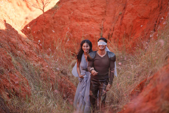 Dustin Nguyễn vào vai hiệp khách Đạo từng là người yêu của Ánh (Ngô Thanh Vân).