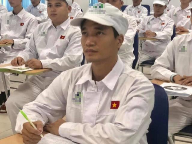 Giải trí - "Ca sĩ Lệ Rơi" bất ngờ đi làm công nhân sau thời gian "ở ẩn"