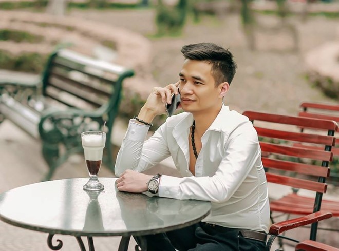 "Ca sĩ Lệ Rơi" bất ngờ đi làm công nhân sau thời gian "ở ẩn" - 2