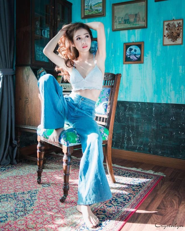 Không có những kỹ năng về chụp hình nhưng dường như sâu trong Kanyapak lại có 1 tâm hồn thơ mộng để khi thể hiện bằng biểu cảm lại tự nhiên và cuốn hút tới vậy.